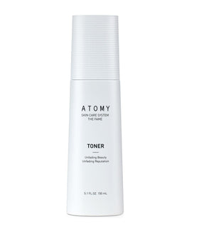 Generic The Fame Toner bottle showcases deep hydration and fast absorption.