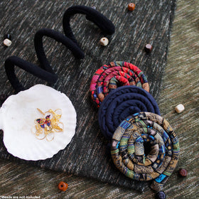 Daily wear with Generic Spiral Lock Hair Ties providing reliable grip