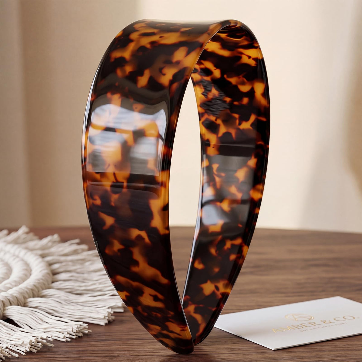 Generic two-piece set shows dark and light tortoise-shell options
