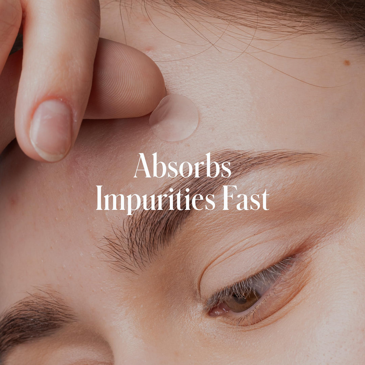 Geologie protective patches maintain a clean, protected blemish area.