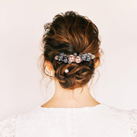 Geyoga elegant flower clip for wedding day styling and photos.