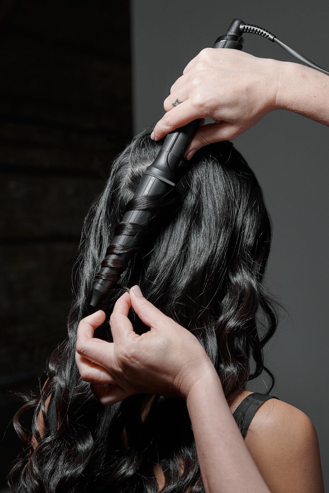 ghd Curve Creative Curl Wand 360° swivel cord for easy maneuverability