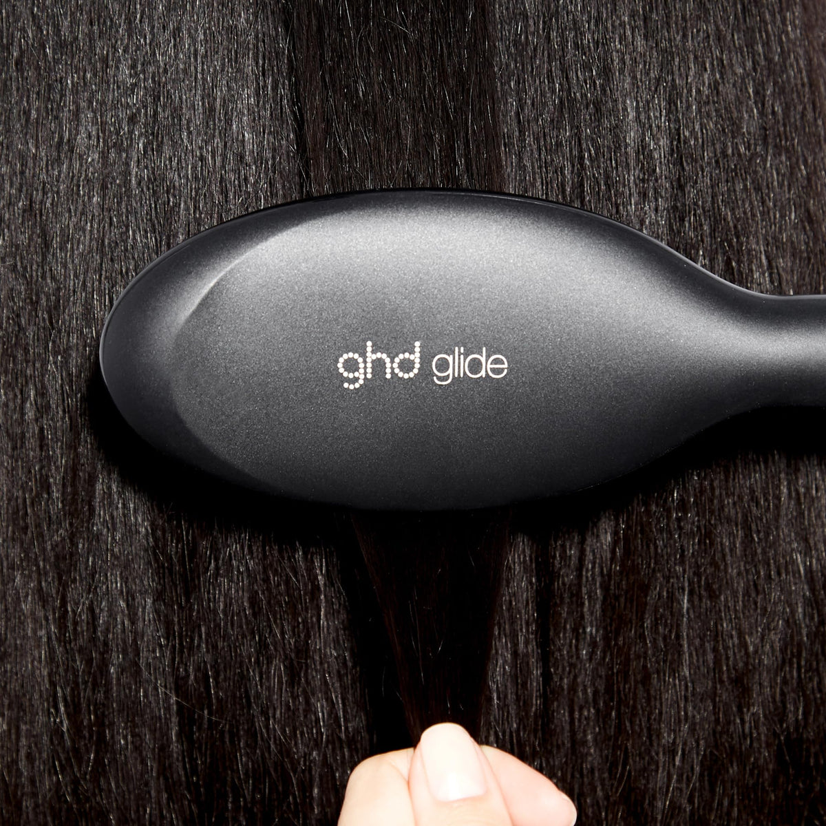 ghd Glide smoothing hot air brush pearl ceramic coating ensures smooth glide