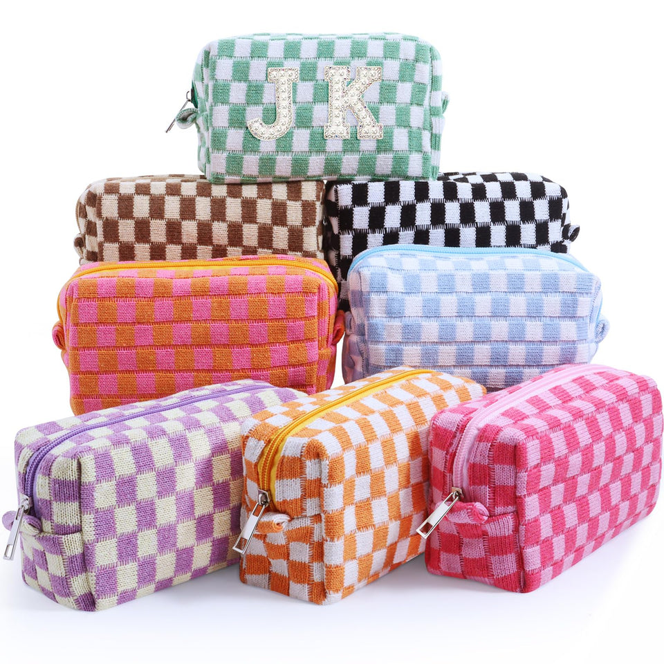 Giesiery checkered makeup bag front view, ideal for organized travel.