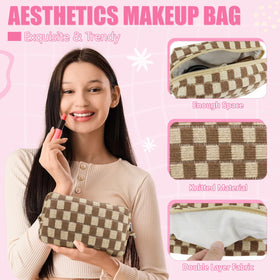 Giesiery checkered makeup bag zipper detail for secure access.
