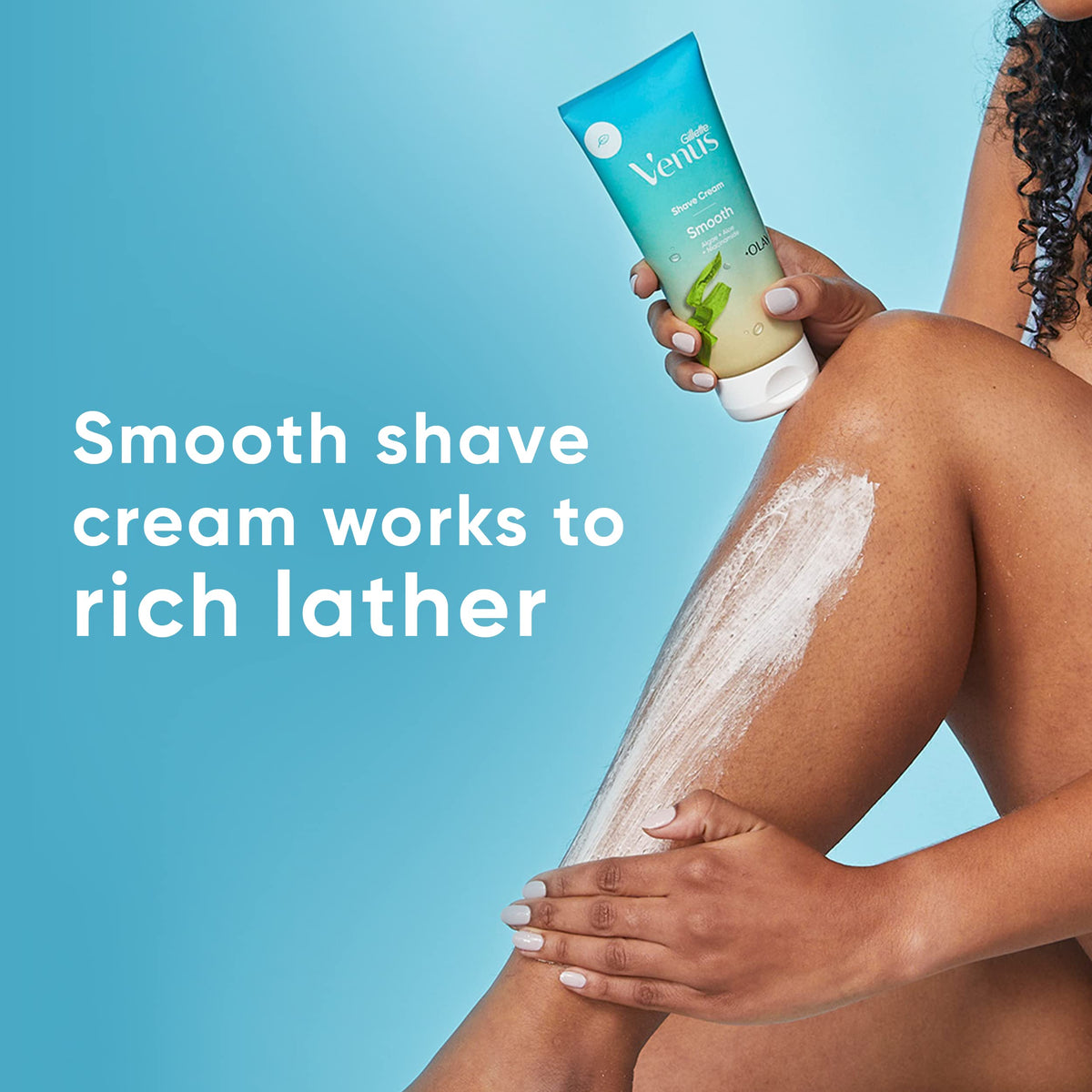 Gillette Venus Aloe soothing extract for calm skin during shave.