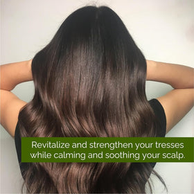 GIOVANNI Hemp Hydrating Shampoo ingredients bottle highlighting hemp oil hydration.