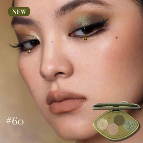 GIRLCULT compact palette with mirror ideal for travel