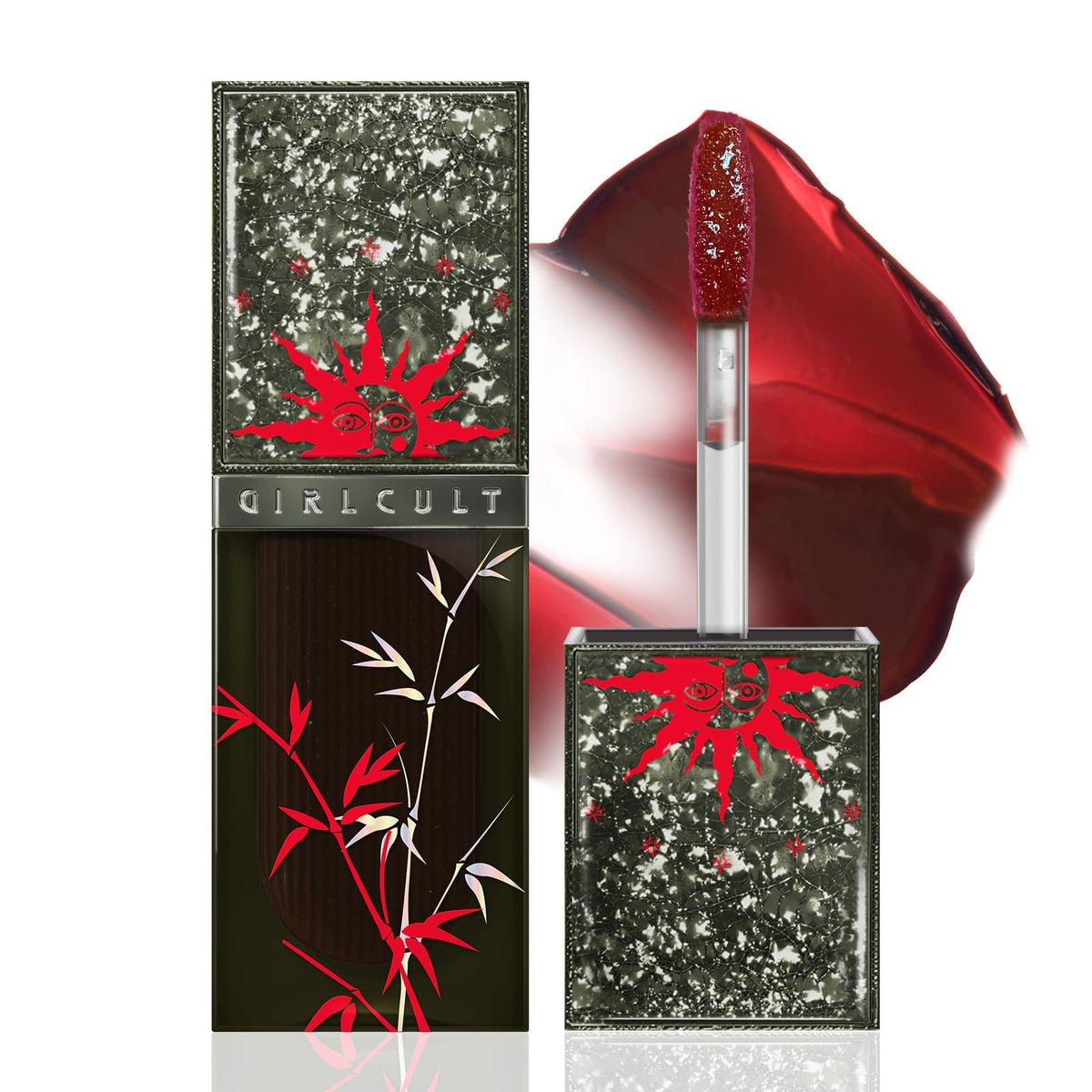 GirlCult Glass Shine Lip Gloss close-up bottle showing high-gloss finish for radiant lips.