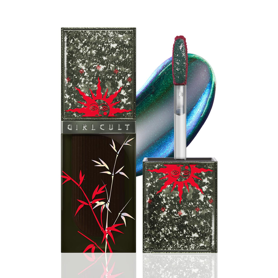 GIRLCULT Glass Shine Lip Gloss jar close-up shows a glossy, vibrant finish.