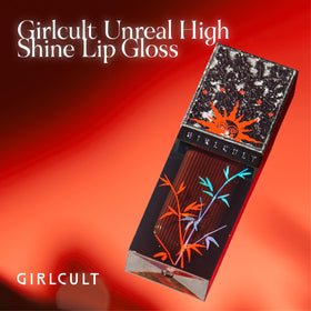 GirlCult Glass Shine Lip Gloss packaging cap highlights premium, glossy finish.