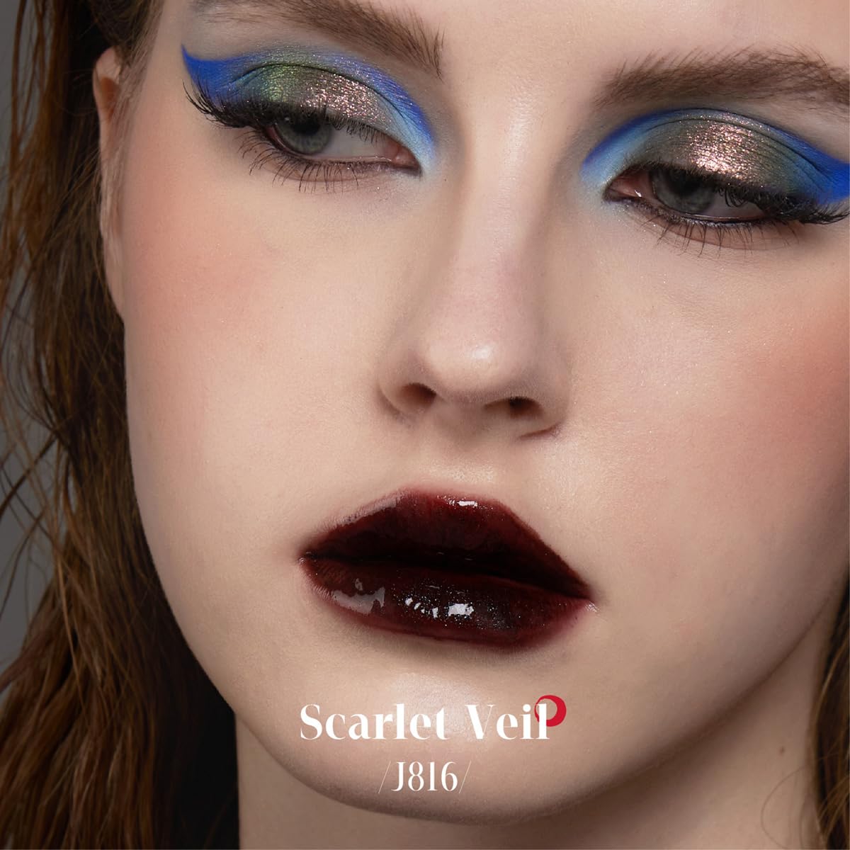 GIRLCULT Lip Oil Hydration nourishes lips with lightweight moisture