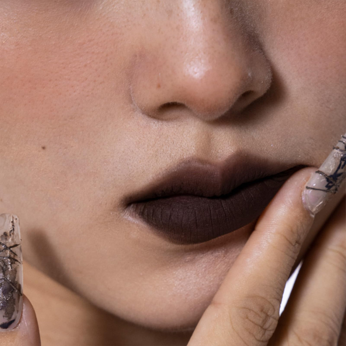 GIRLCULT Lip Stain close-up shows subtle shimmer and depth.