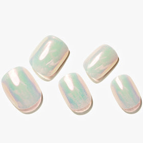 GLAMERMAID double-structured design delivers durable tips with natural cuticle fit.