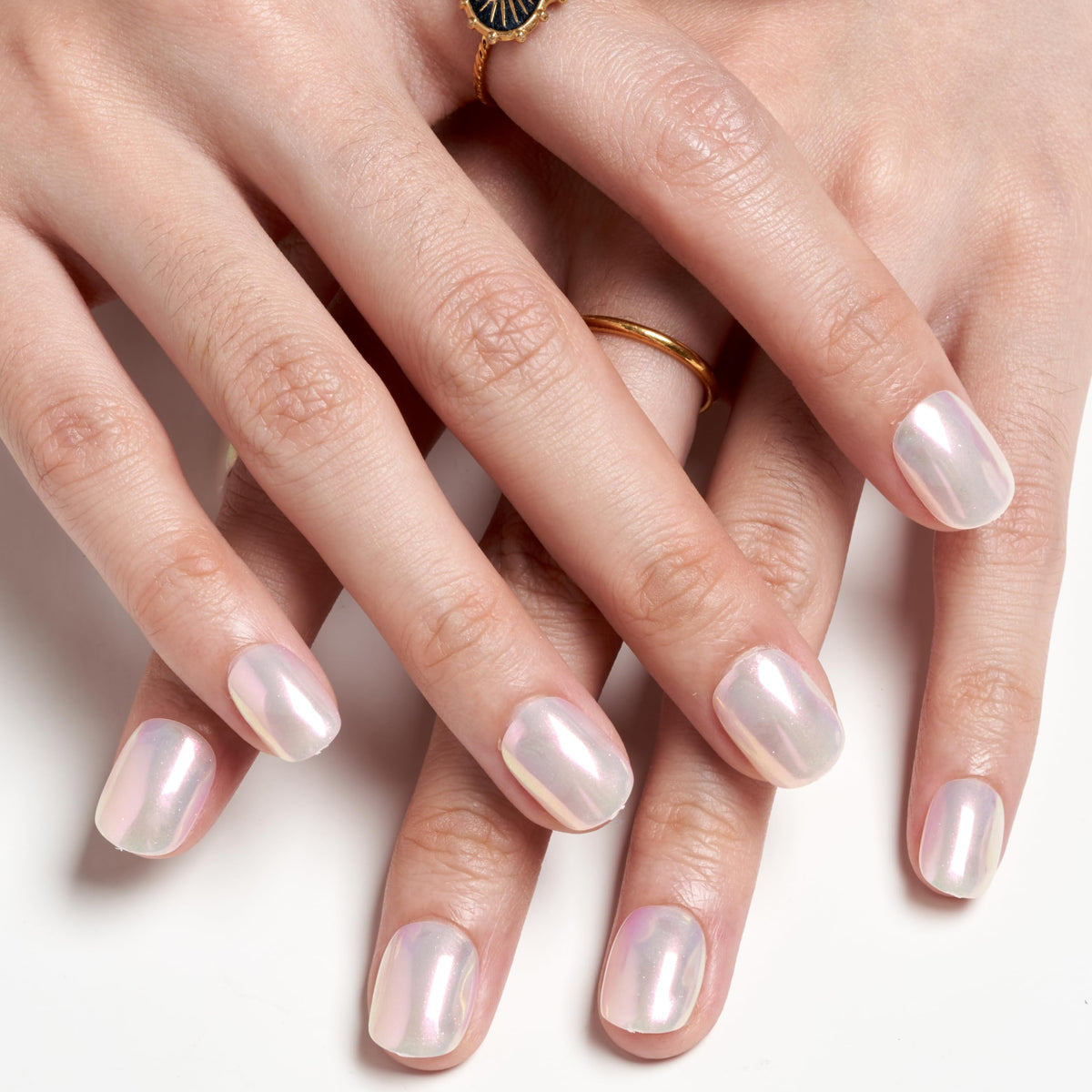 GLAMERMAID gel-like shine without polish for instant glam.