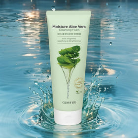 Glamfox Moisture Aloe Vera Cleansing Foam close-up highlights Vitamin C and Aloe for balanced skin.
