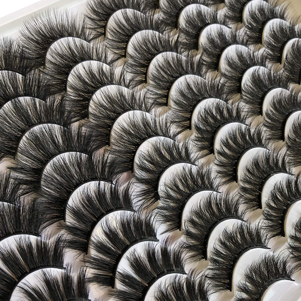 GMAGICTOBO cruelty-free vegan lashes for ethical beauty routines