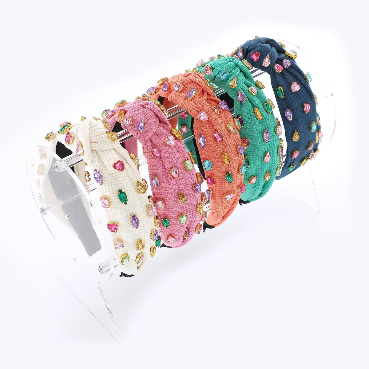 Gmmidea embellished headband elevates photoshoots and social occasions.