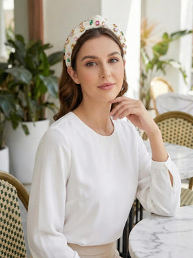 Gmmidea versatile accessory pairs with casual to formal looks.