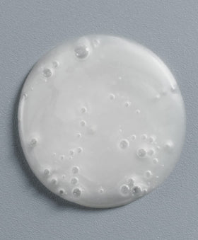 GO247 Daily Shampoo hand lather, creamy cleansing experience