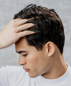 GO247 Mint Thickening Shampoo cooling effect visible in product scene.