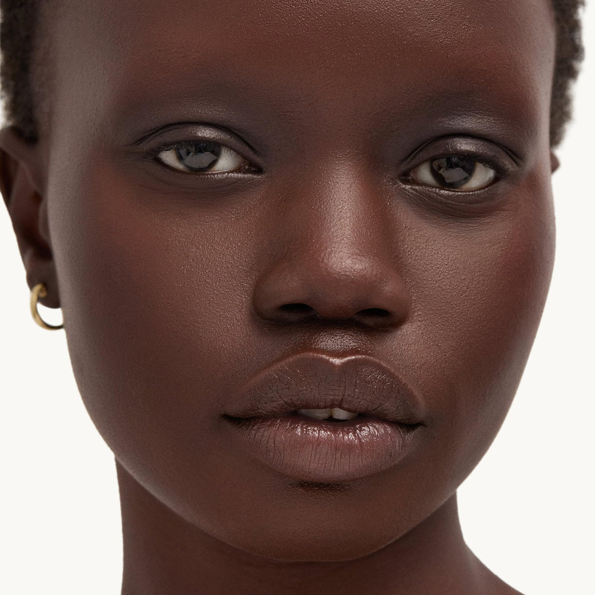 Goop Beauty Cleansing Balm includes organic cloth for gentle, thorough removal.
