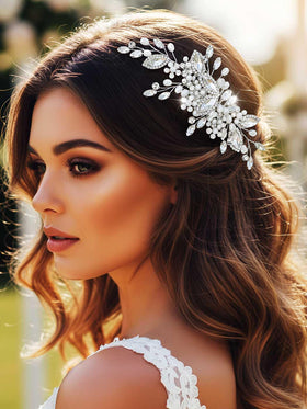 GORAIS rhinestone bridal hair comb in silver adds wedding-day sparkle.