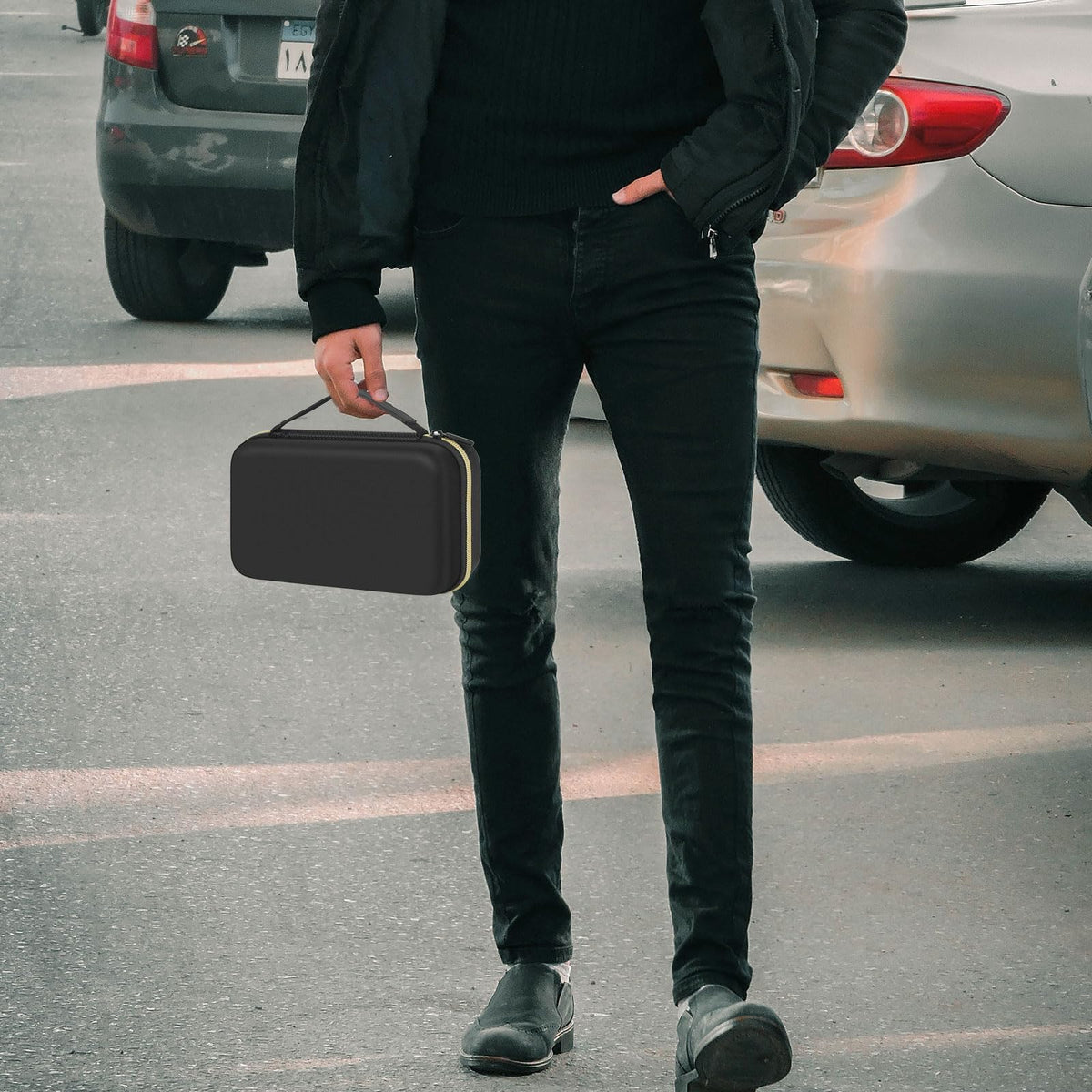 Grapsa case exterior in black provides a versatile box for multiple brands