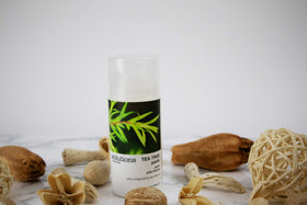 Great Clips Solutions Tea Tree Paste hand-application for dry or damp hair with high shine.