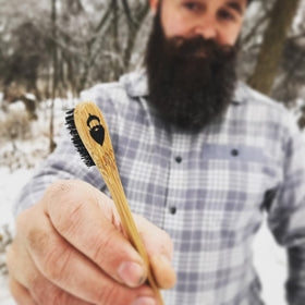 Green Beard Grmng boar bristles brush smooths flyaways