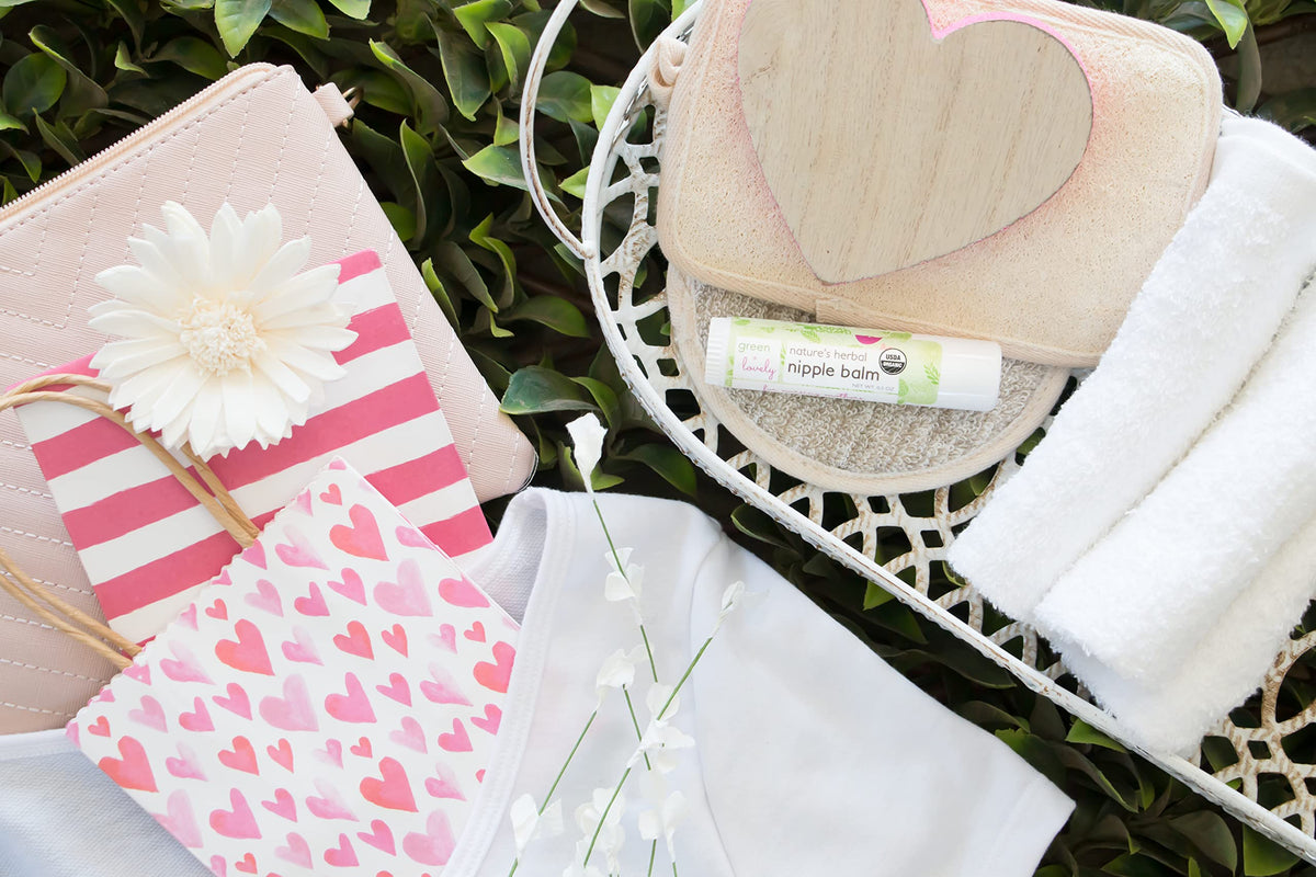 Ultra-gentle formula on sensitive skin during breastfeeding.