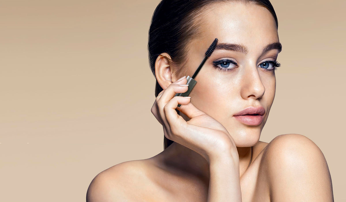 Greyfree no-mess applicator wand minimizes overspray during touch-ups.