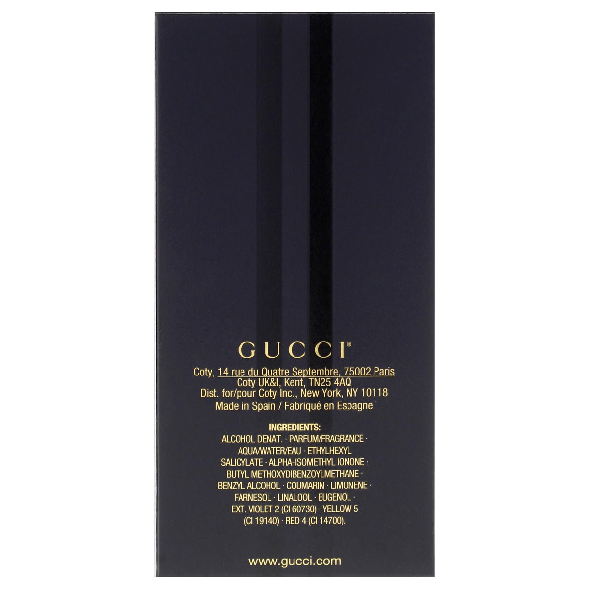Gucci Intense Oud spray application demonstrates easy touch-ups
