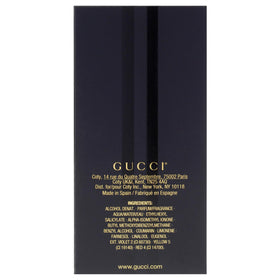 Gucci Intense Oud spray application demonstrates easy touch-ups