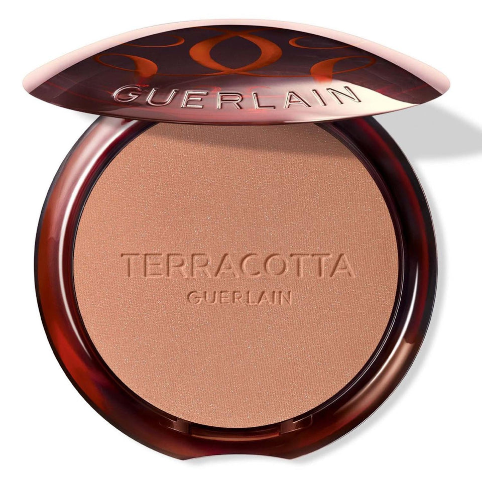 Guerlain bronzing powder in 2 Medium Cool for a natural bronze glow with argan oil nourishment
