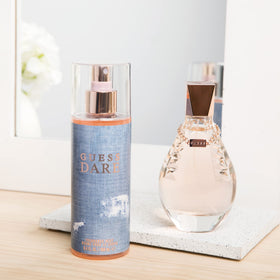 GUESS Dare bottle pour action demonstrates smooth spray suitable for daily use.