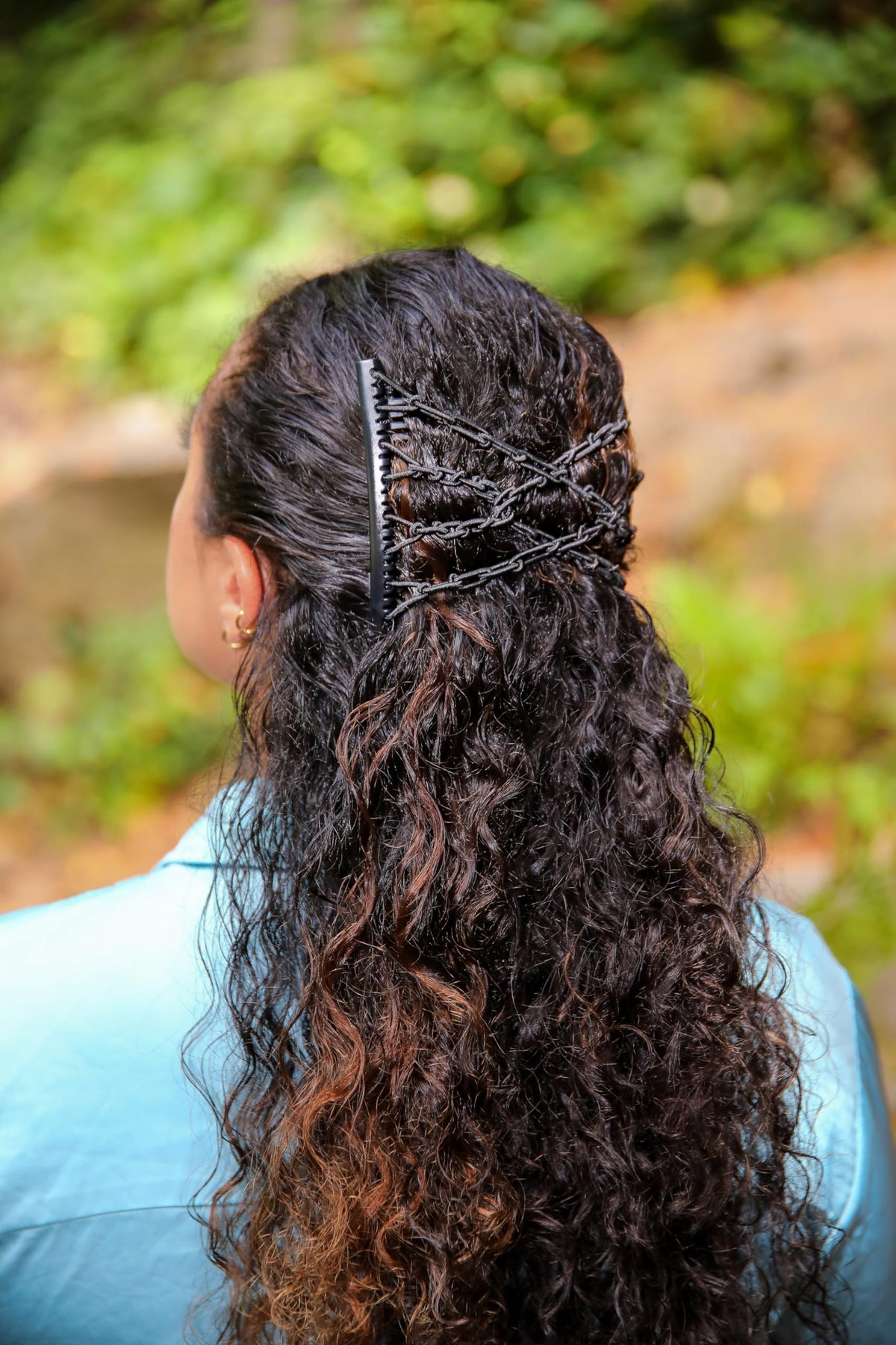 HairZing Comfy Comb raised spine detail keeps the head flat.