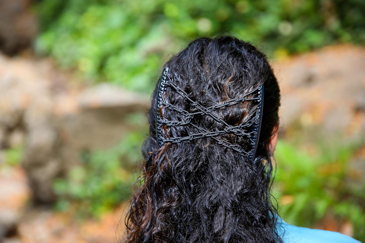 HairZing Comfy Comb rounded-tip teeth protect scalp during styling.