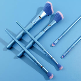 Hamowtux Stitch blush brush for natural-looking color and easy blending