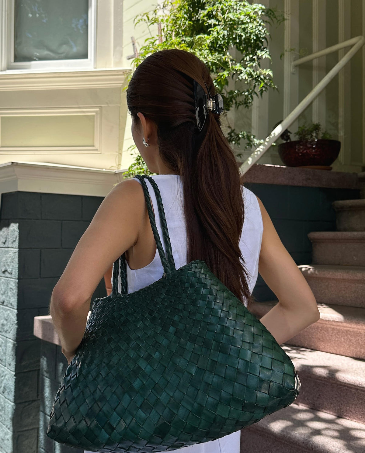 Hana Mia updo clip with secure grip for daily wear.