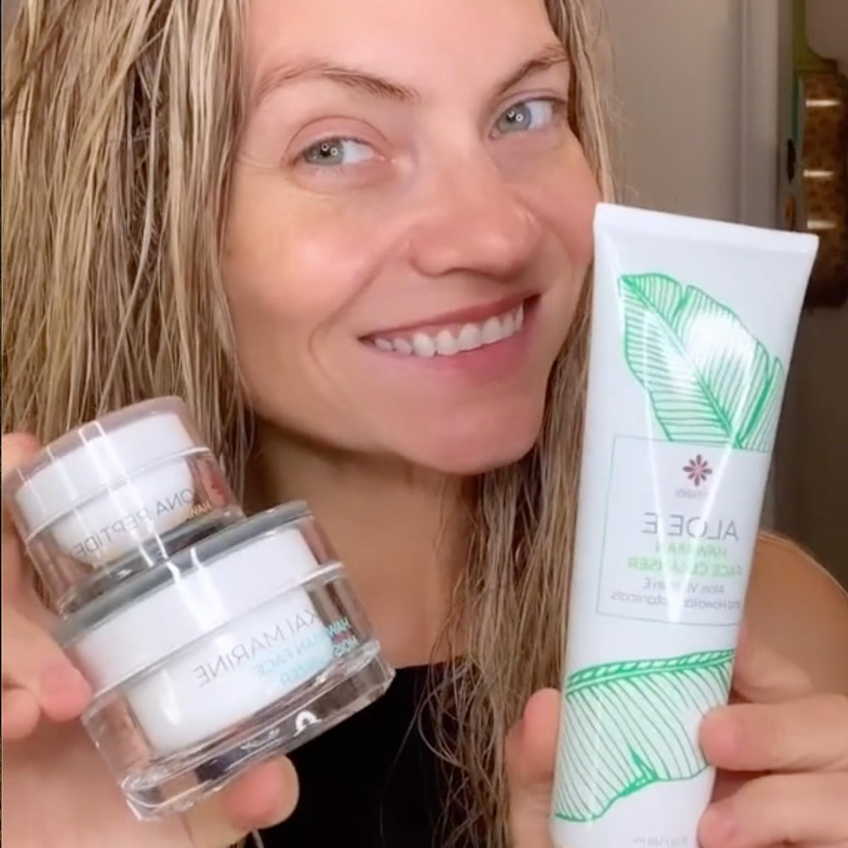 Texture swirl of Hanalei Kona Peptide Eye Cream with caffeine for hydration
