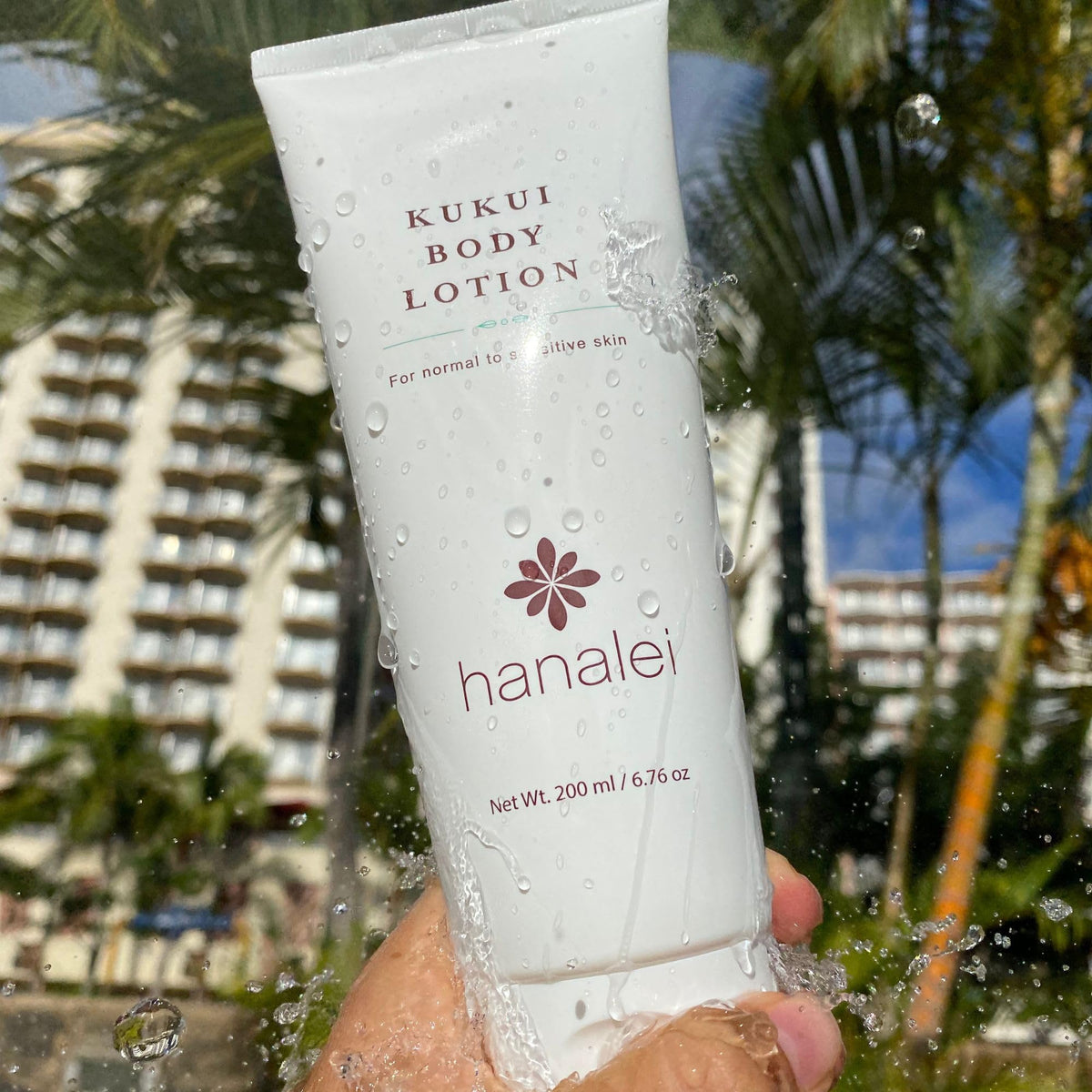 Key ingredients: jojoba oil and aloe vera in Hanalei Kukui Body Lotion