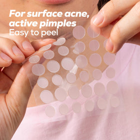 HANHOO Hydrocolloid Patches shield blemishes from irritants while absorbing oil.