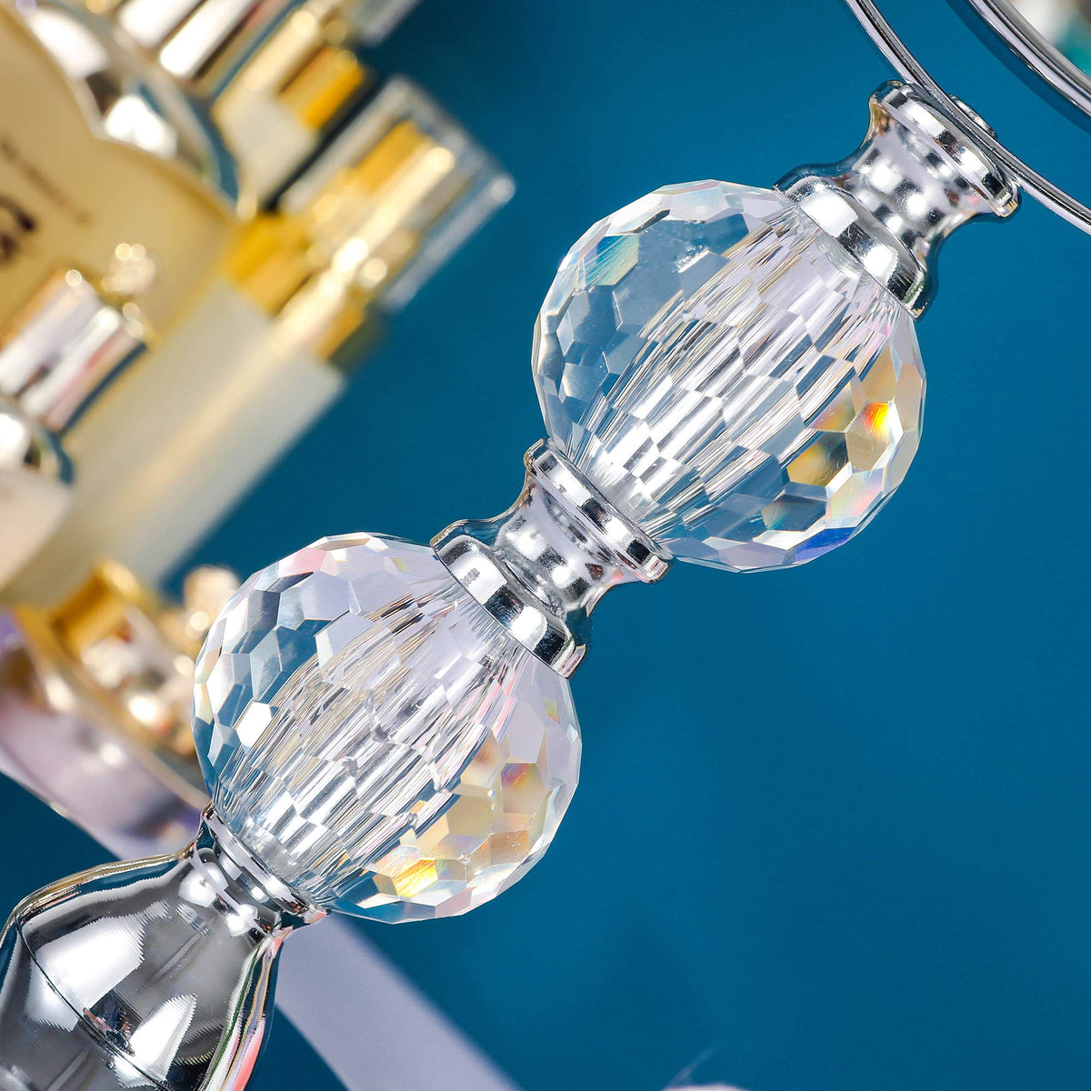Hanjue two-sided mirror with 1x and 5x magnification for detail and balance