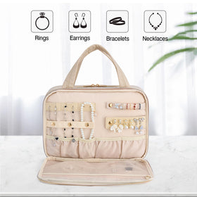 Hanke water-resistant fabric protects contents while on the go.