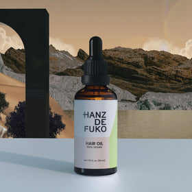 Close-up of Hanz de Fuko vegan oil texture on hair