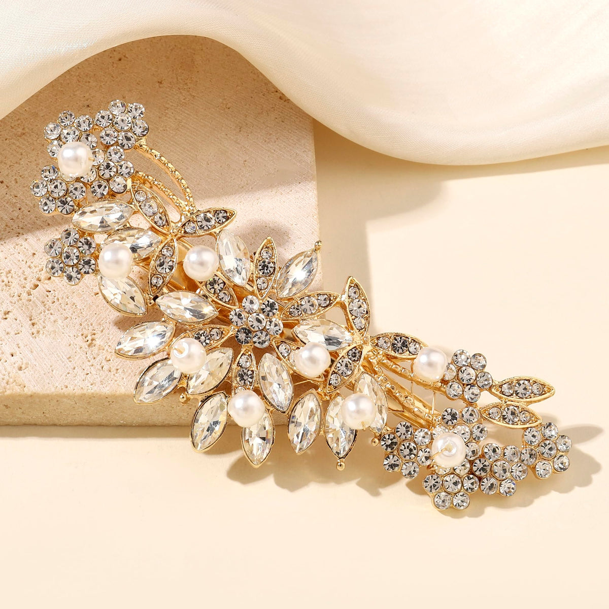 Hapibuy gold wedding hair comb securing elegant hairstyles throughout celebrations.