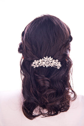 Hapibuy gift-box packaged hair comb makes a thoughtful bridal accessory.