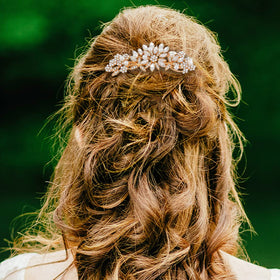 Hapibuy golden flower leaf crystal detail enhances vintage bridal look