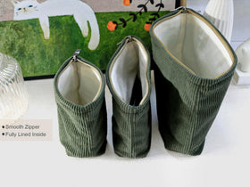 HappyHeidi corduroy bag inner-pocket divider helps separate items.